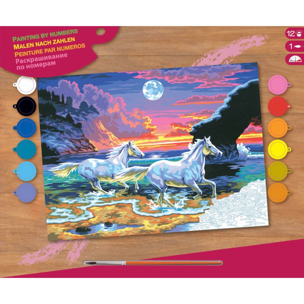 Peinture de base sur les chevaux numériques sur la plage