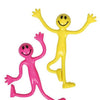 Homme souriant flexible. 3+