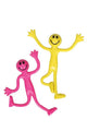 Homme souriant flexible. 3+