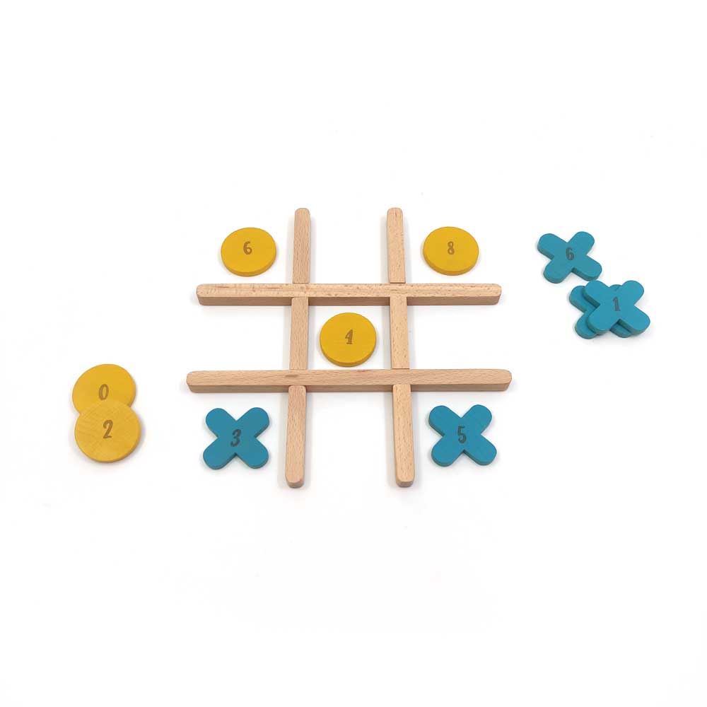 Svoora rétro tic tac toe. 6+