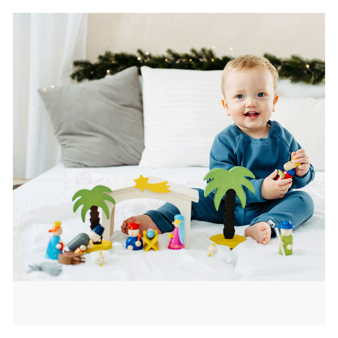 Small Foot Wooden Nativity Scene Play Set, 15dlg.