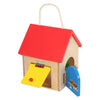 Petite maison en bois avec fossés, 9dlg.