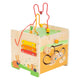 Petit cube d'activité en bois et lapin piral moteur