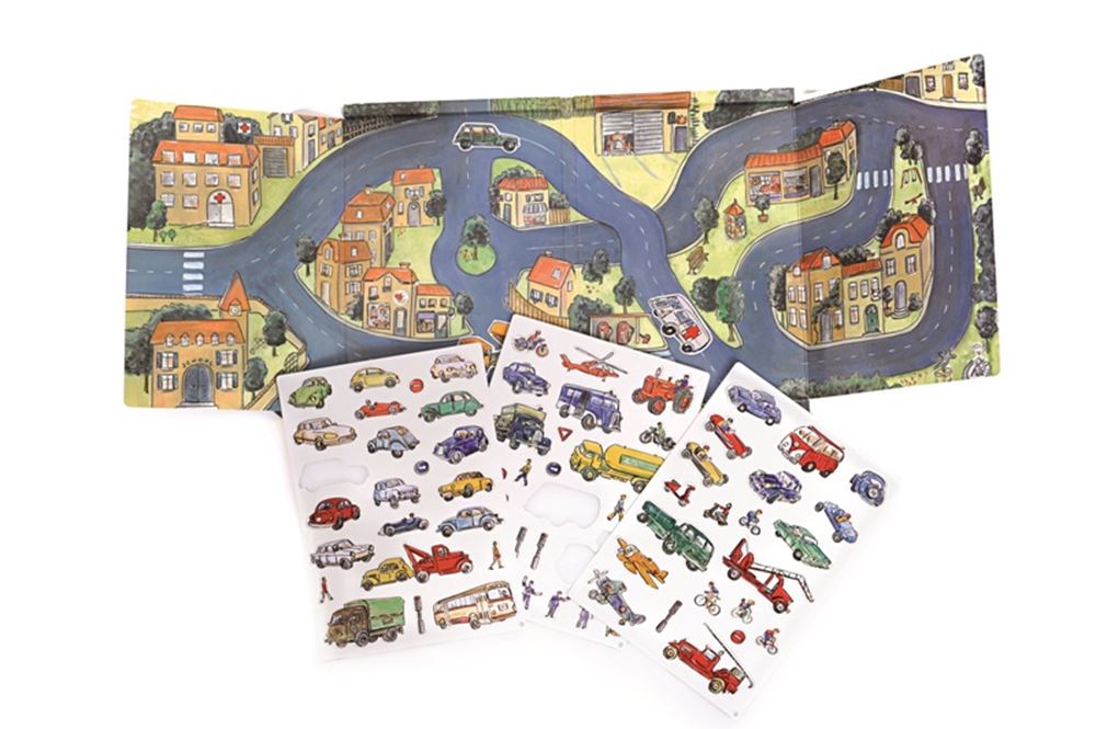 Jeu de voitures magnétiques Egmont. 25x24x cm. 3+