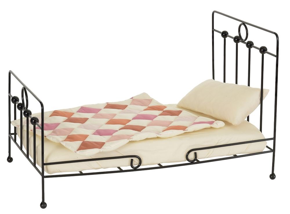 Lit de poupée en métal Egmont avec matelas, coussin