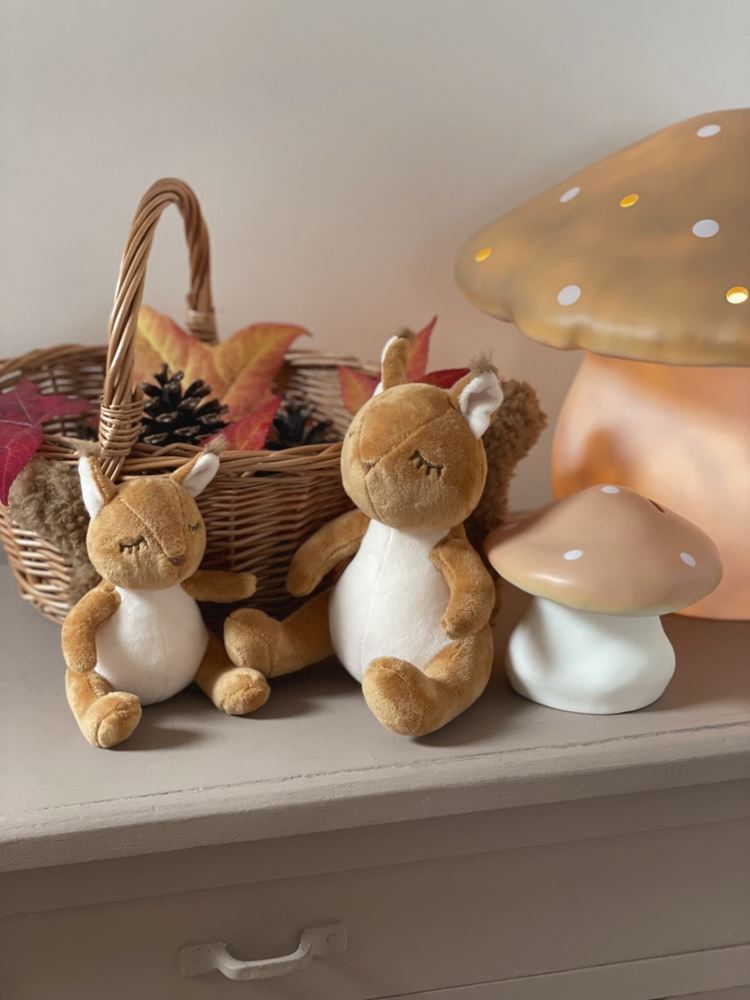 Egmont peluche écureuil pam. 14 cm. 0+