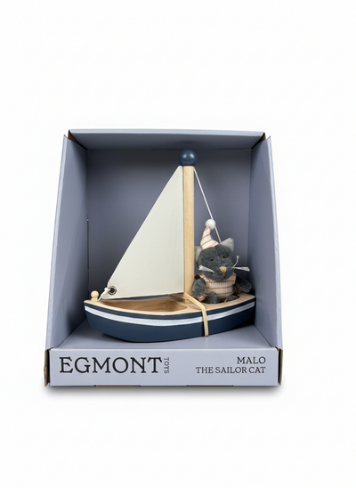 Egmont malo le chat dans un bateau. 18x18x8
