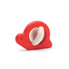 Bajo hochet en bois escargot rouge. 9x7x7c