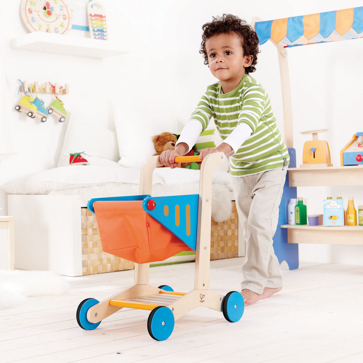 Chariot d'achat en bois HAPE