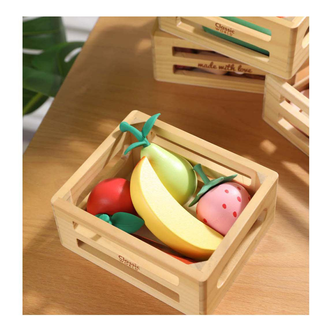 Caisse en bois du monde classique avec des fruits