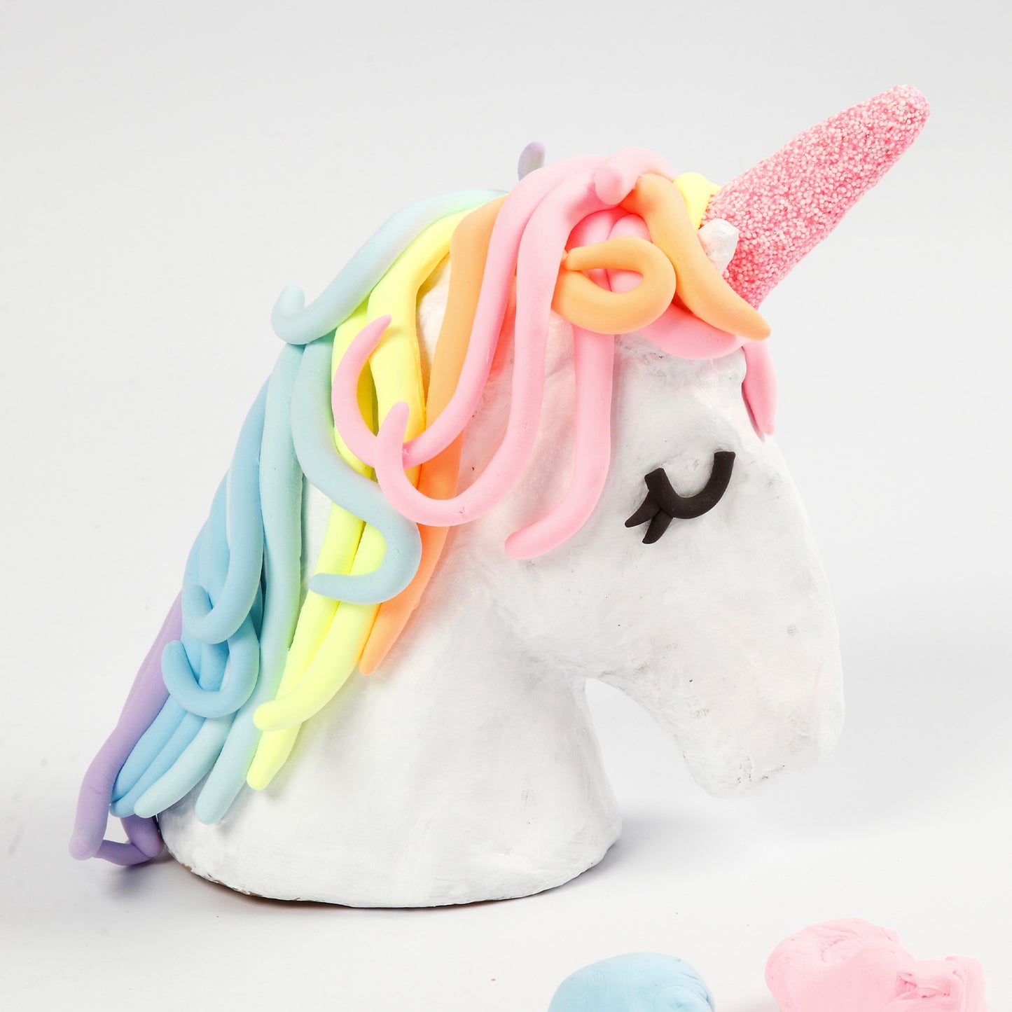 Tête de licorne papier-mâché