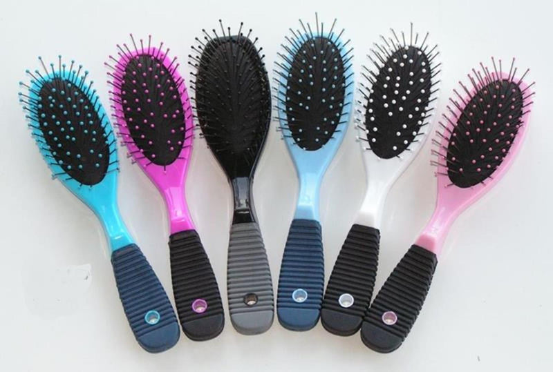 Brosse à cheveux ovale 18 cm