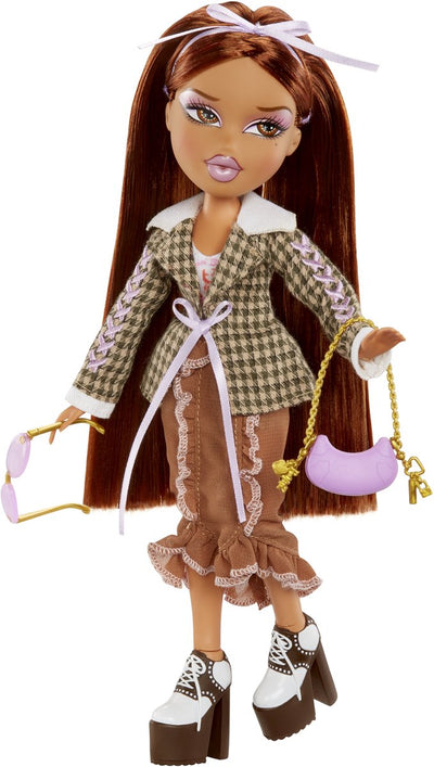Poupée mannequin Bratz Stylin' Yasmin avec t-shirt personnalisable pour vous et accessoires.