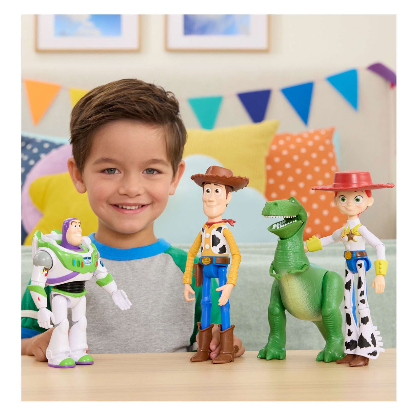 Figurine Mattel Disney et Pixar Toy Story Buzz l'Éclair - 10 articulations mobiles