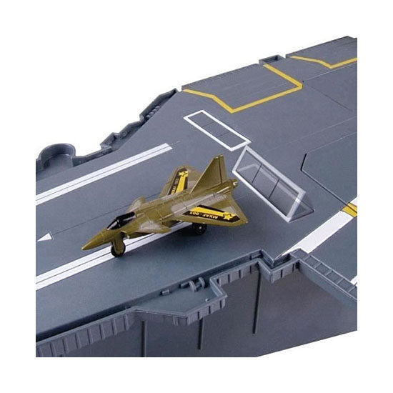 Porte-avions de zone de combat avec lumière et son - incl. 4 avions