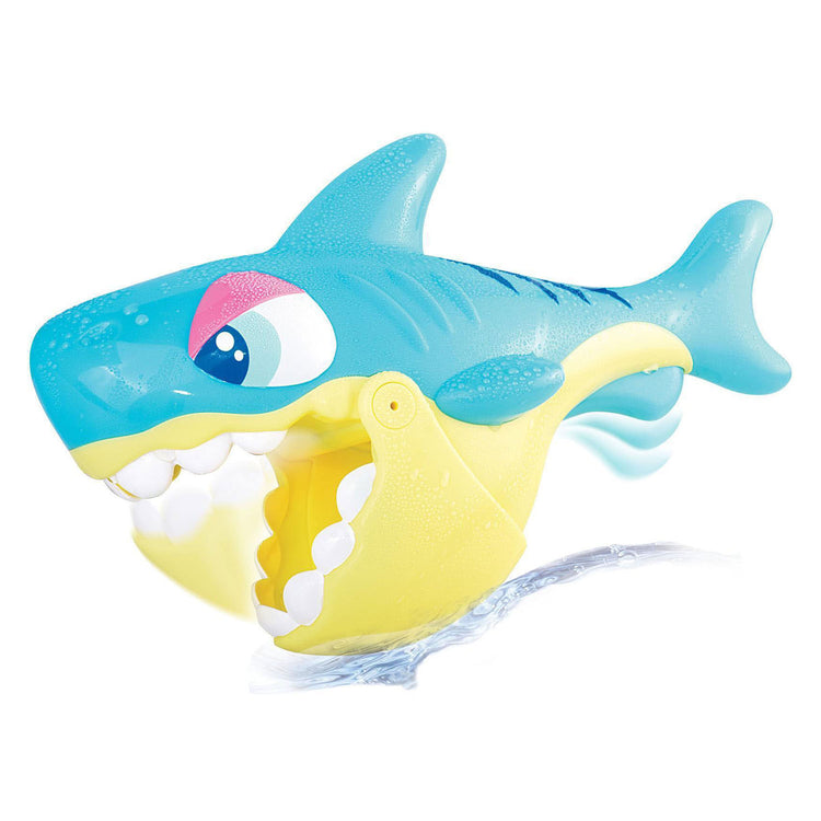 Requin de bain avec 3 poissons