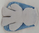Câlin lapin gris avec oreilles bleues. 26