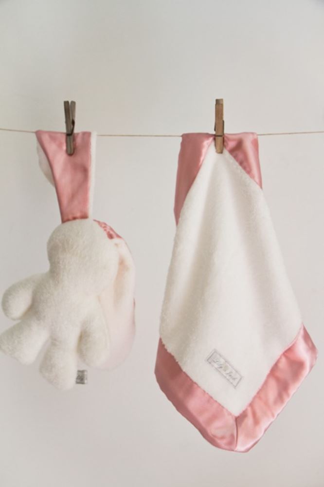 Câlin lapin blanc avec oreilles roses. 26 cm