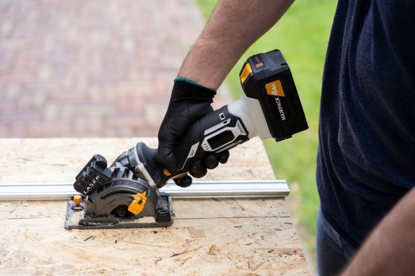 AC Battery Mini Hand Circle Saw 89 mm (Maxxpack 18V).