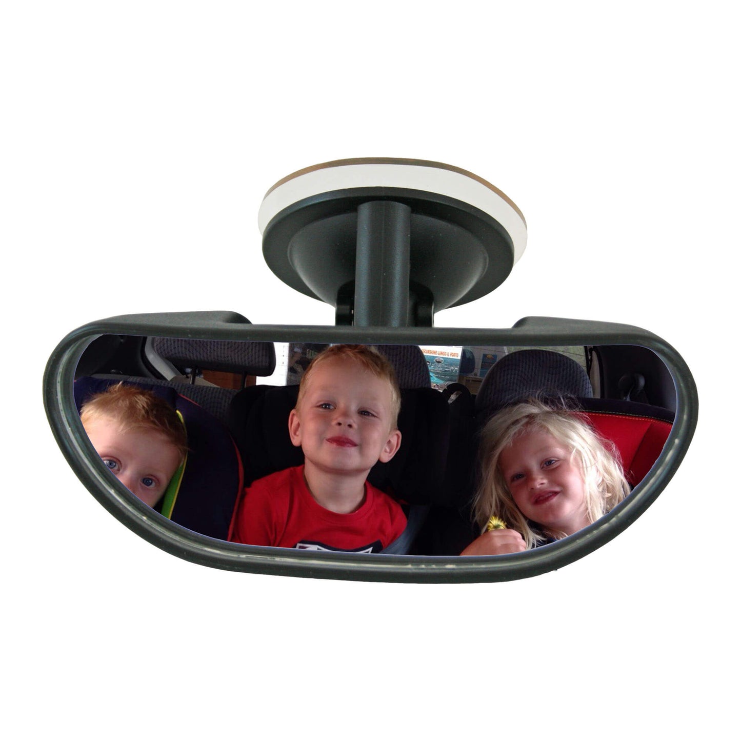 Vue intérieure du rétroviseur intérieur d'une petite voiture
