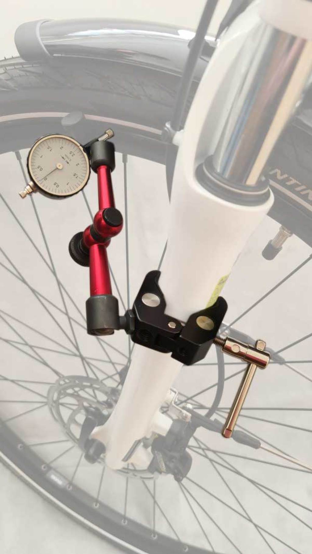 Redresseur de roue Superspark grs super centrisimo sur fourche