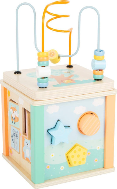 Petit pied d'activité en bois cubus et moteur considérer le pastel