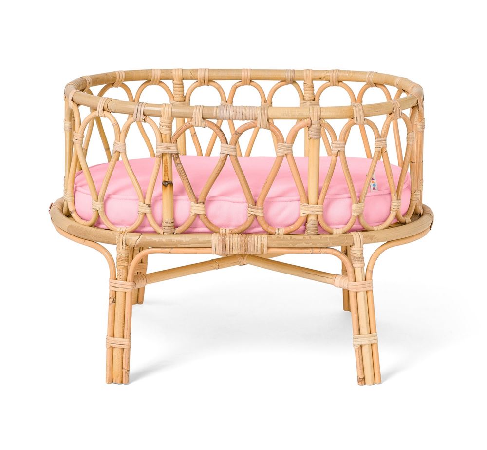 Berceau de poupée en rotin avec matelas rose