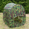 Jouer au camouflage de la tente