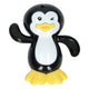Jouer au jouet de bain pingouin de natation rapide