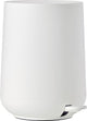Zone Danemark Poubelle à pédale Nova - Poubelle de salle de bain à fermeture douce - Petite poubelle - Accessoires de salle de bain - Plastique - 5 litres - 29 x 23 cm - Blanc