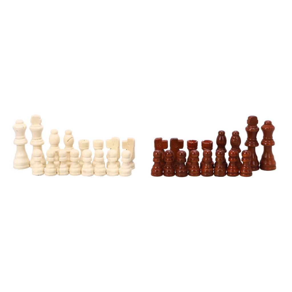 Pièces d'échecs de la marque privée OSA dans l'encadré 19 x 15,5 cm
