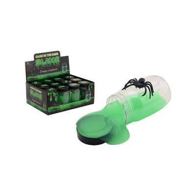 Johntoy brille dans le slime sombre avec un animal effrayant