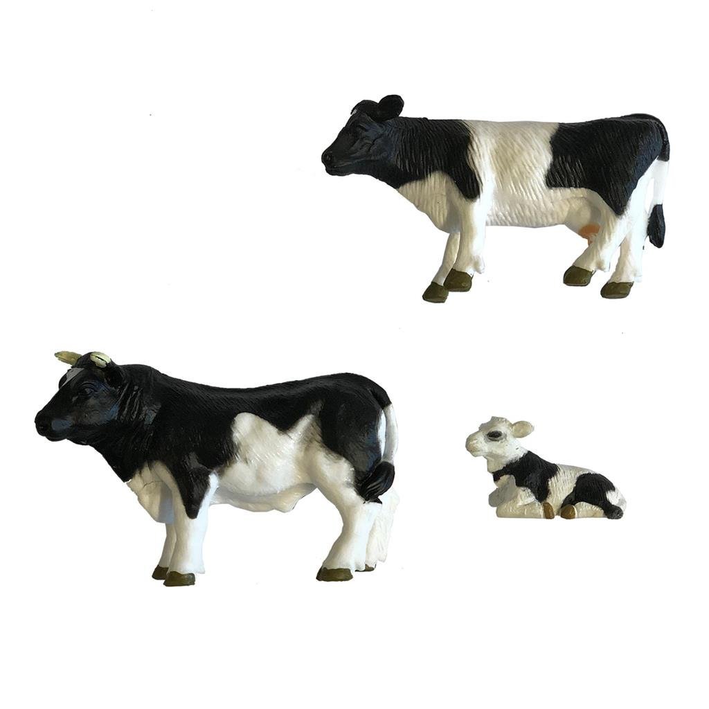 Taureau hollandais de ferme hollandaise avec vache et mollet