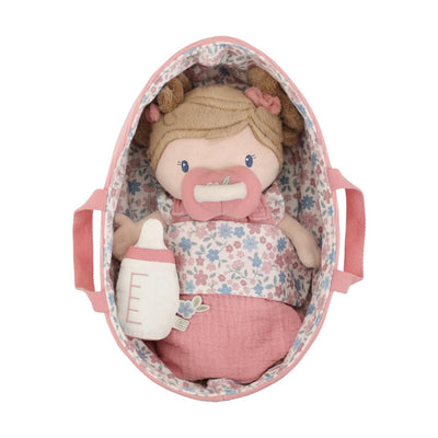 Petite poupée hollandaise dans un panier rose 25cm