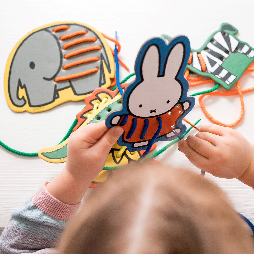 Cartes à enfiler Miffy