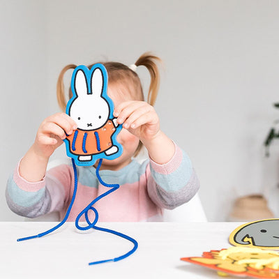 Cartes à enfiler Miffy