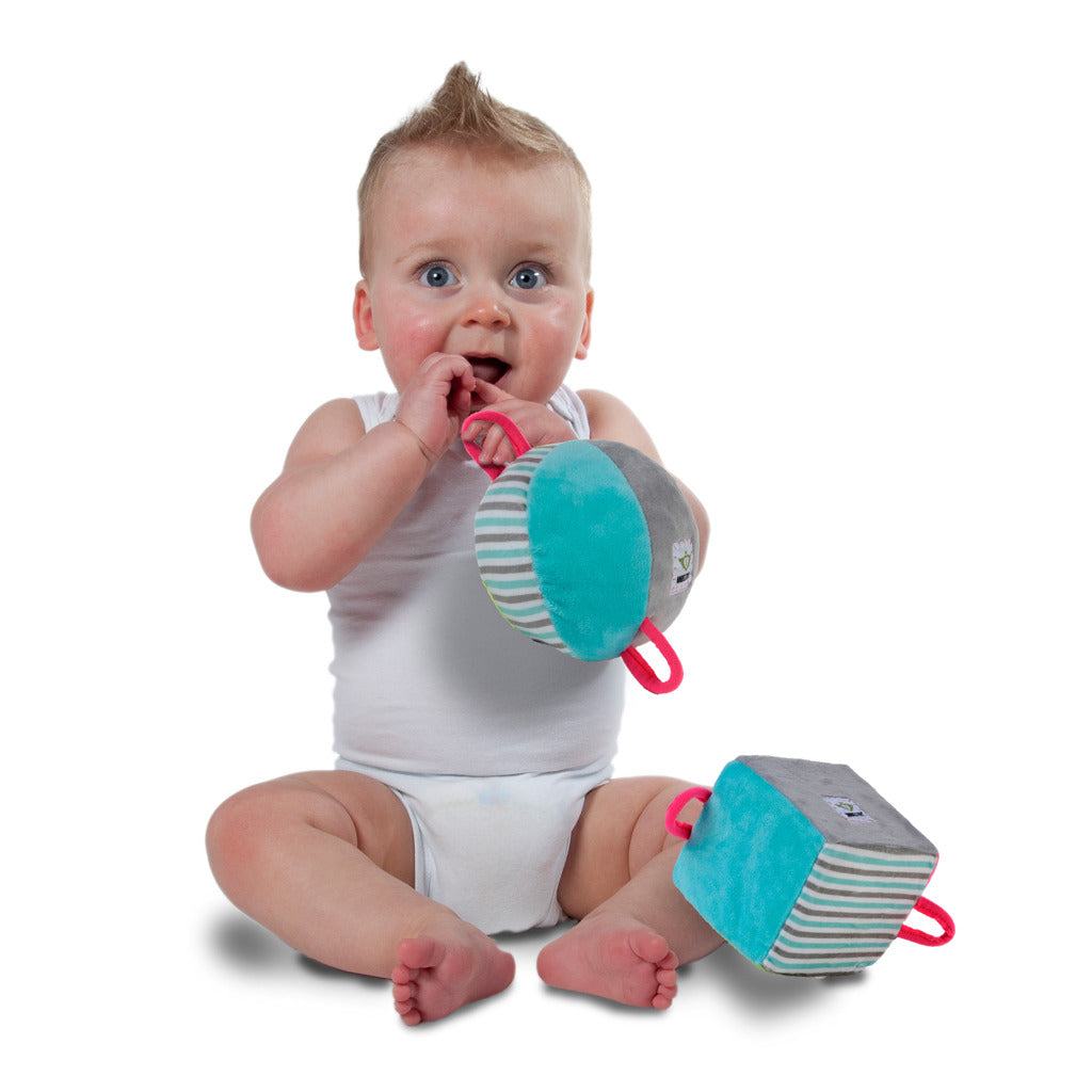 Toys Angel Toys Rammelaar Kubus avec Bellje 11 cm