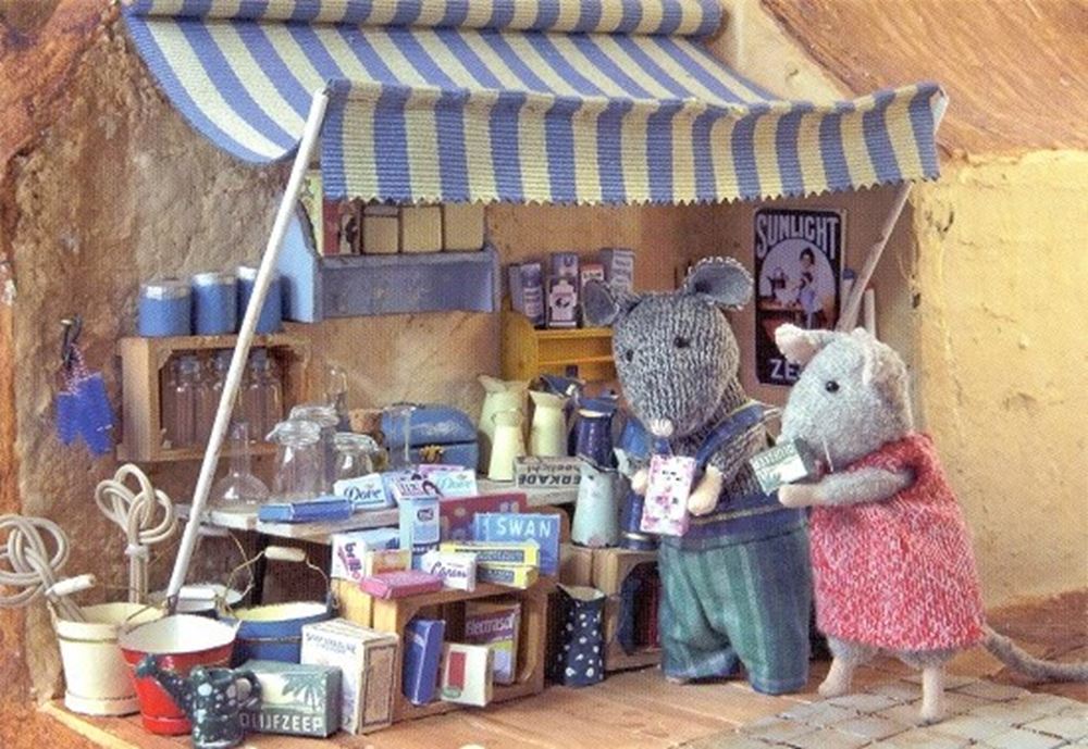 L'étal de marché de cartes postales de la maison des souris