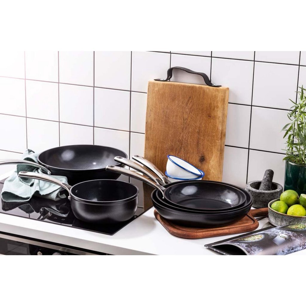 Bk supérieur en céramique poêle 24 cm noir