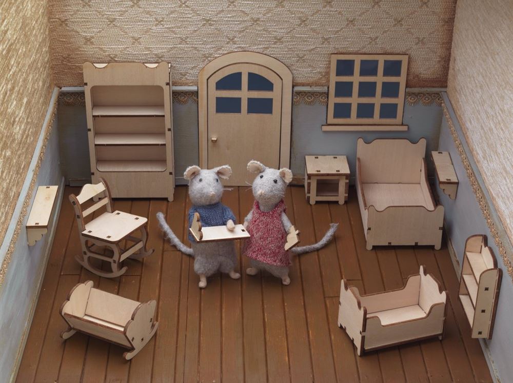 La chambre à coucher en kit de meubles de la maison de la souris. 6+