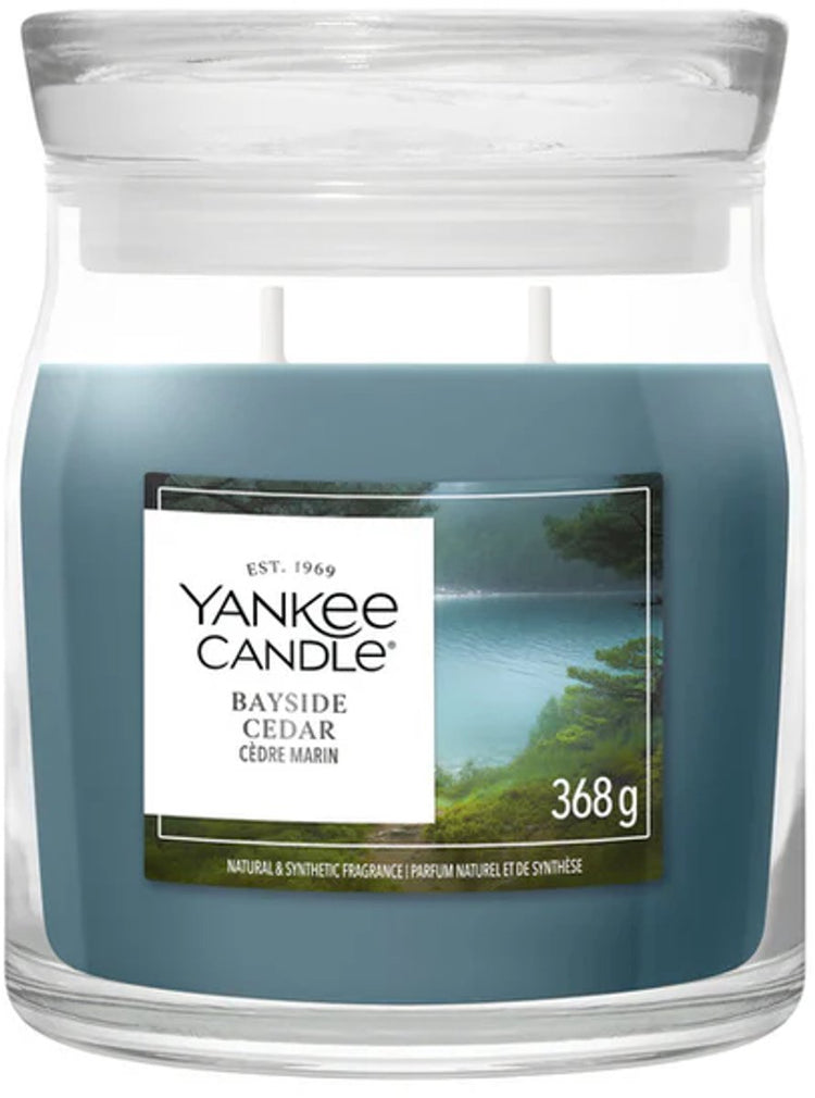 Bougie Yankee - bougie parfumée moyenne en cèdre Bayside - 50 heures de combustion - 2 mèches