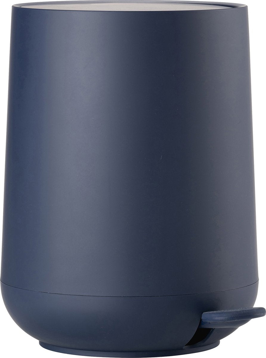 Zone Danemark Poubelle à pédale Nova - Poubelle de salle de bain à fermeture douce - Petite poubelle - Accessoires de salle de bain - Plastique - 3 litres - 23,5 x 20,5 cm - Bleu royal (bleu)
