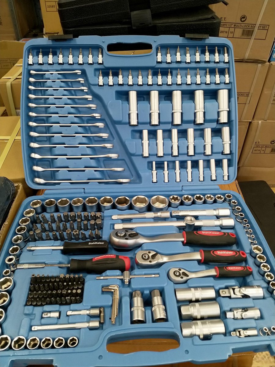 Jeu de cliquets Sthor 216 pièces en métal 58691