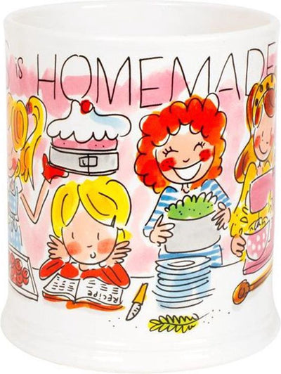 Blond Amsterdam ayant un pot de louche de chat