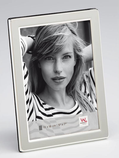 Walther lola - cadre portrait en métal - format photo 15x20 cm - argent