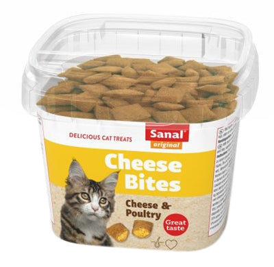 Tasse de piqûres de fromage de chat sanal