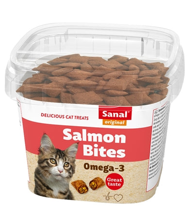 Tasse de piqûres de saumon de chat sanal