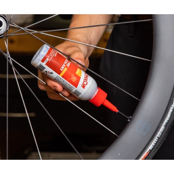 Scellant des pneus de cyclon (1000 ml)