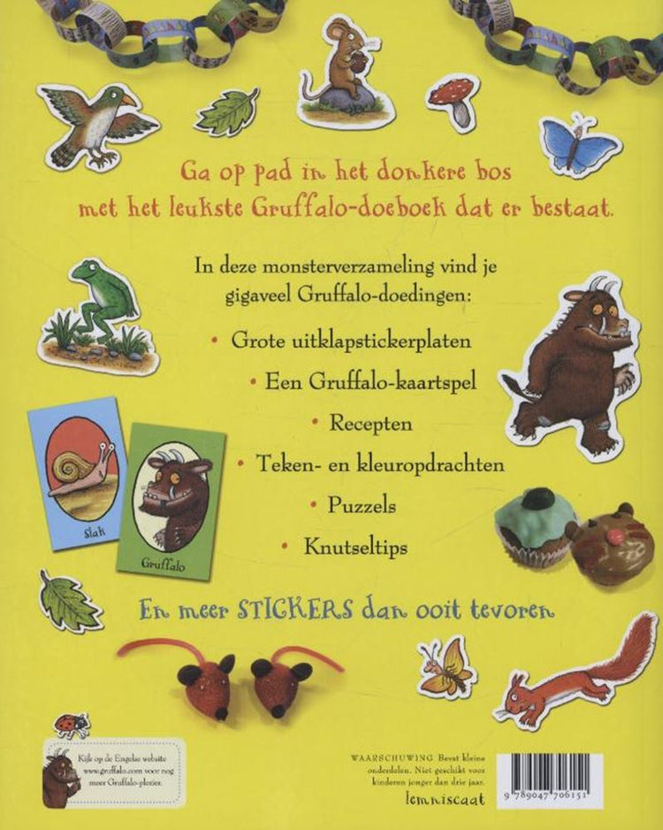 Le livre d'activités avec des autocollants Gruffalo. 4+
