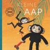 Petit singe avec peluche. 4+